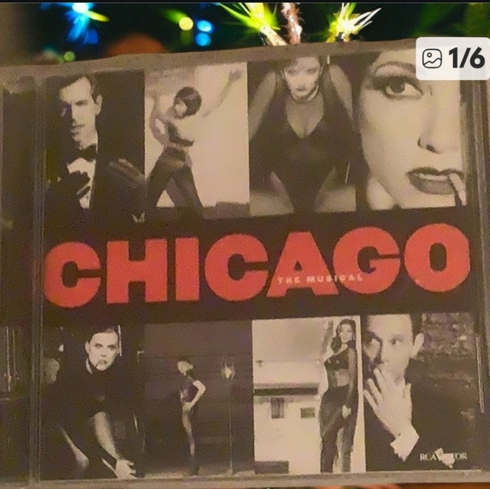 Chicago CD The 🎵 Musical  RCA Victor in excellent condition